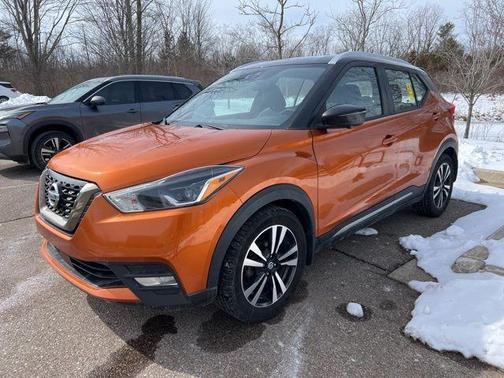 2020 Nissan Kicks SR