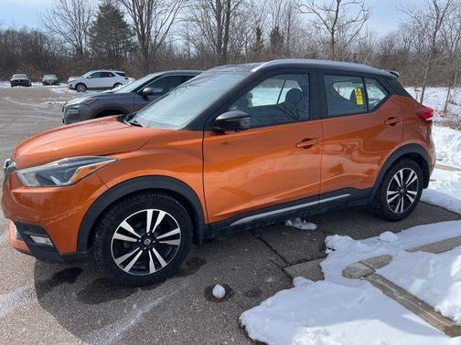 2020 Nissan Kicks SR