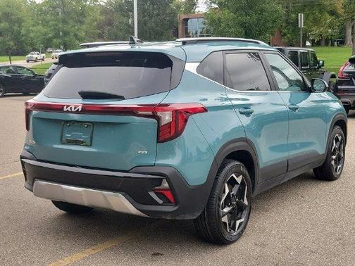 Blue 2024 Kia Seltos EX
