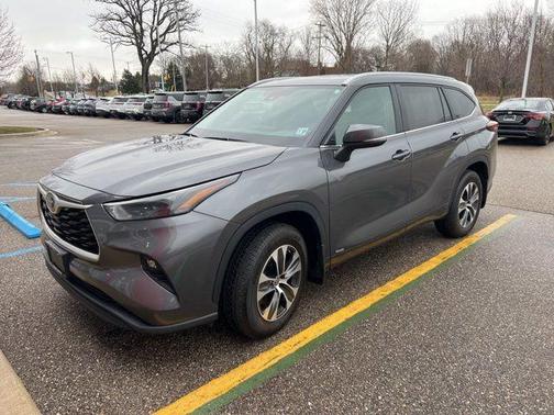 2024 Toyota Highlander Hybrid XLE