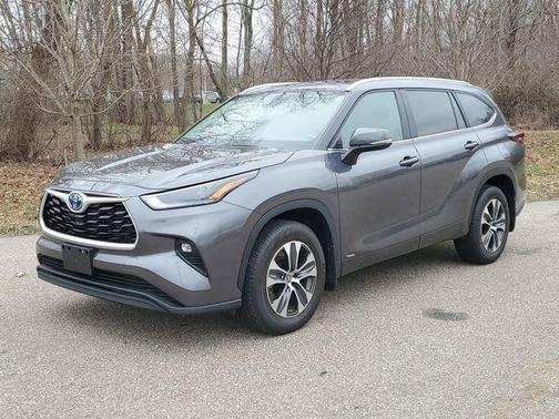 2024 Toyota Highlander Hybrid XLE