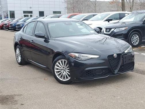 2022 Alfa Romeo Giulia Base