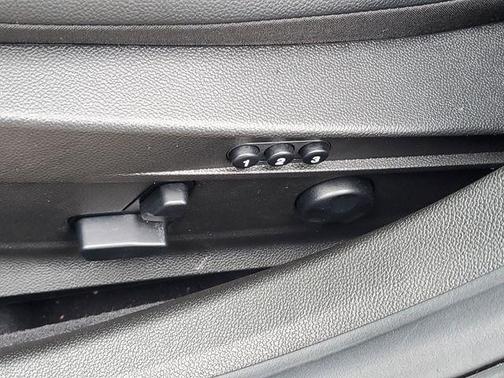 2022 Alfa Romeo Giulia Base