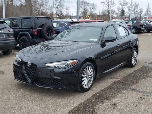 2022 Alfa Romeo Giulia Base