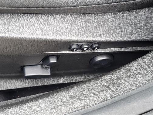 2022 Alfa Romeo Giulia Base