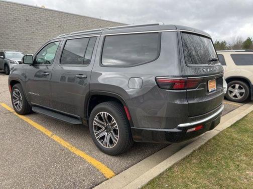 2024 Jeep Wagoneer Base