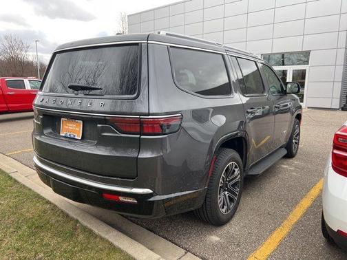 2024 Jeep Wagoneer Base