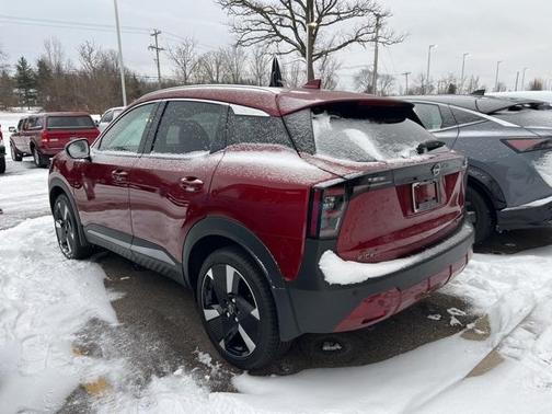 2025 Nissan Kicks SR