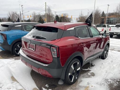 2025 Nissan Kicks SR