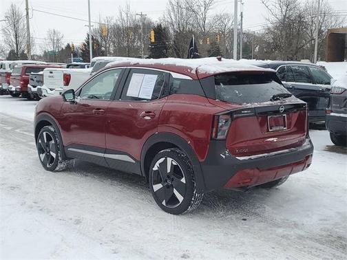 2025 Nissan Kicks SR