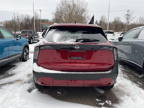 2025 Nissan Kicks SR