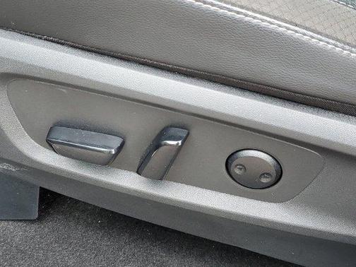 Black 2025 Nissan Pathfinder SL