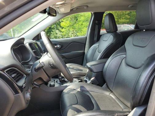 2023 Jeep Cherokee Altitude Lux