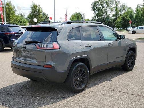 2023 Jeep Cherokee Altitude Lux