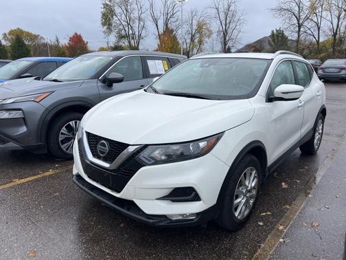 2022 Nissan Rogue Sport SV