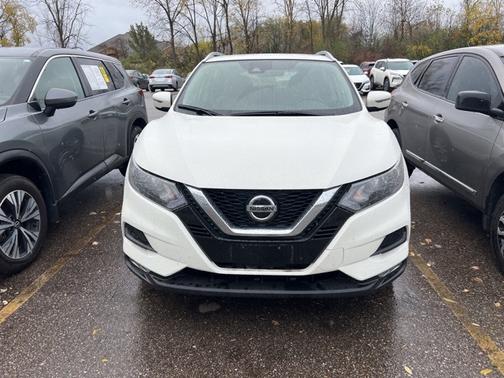 2022 Nissan Rogue Sport SV
