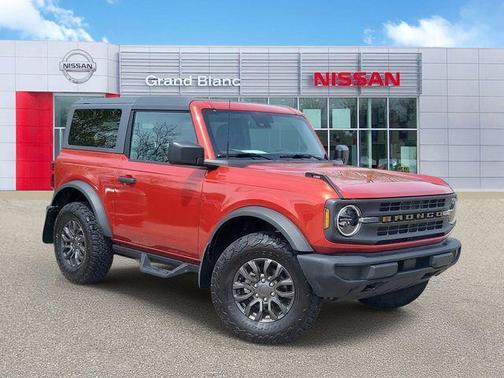 Hot Pepper Red Metallic Tinted Clearcoat 2022 Ford Bronco Base