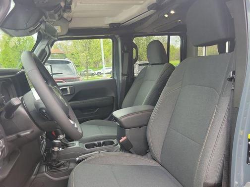 Anvil Clearcoat 2025 Jeep Wrangler 4xe Sahara
