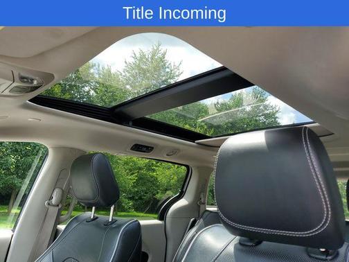 Silver Mist Clearcoat 2023 Chrysler Pacifica Hybrid Limited