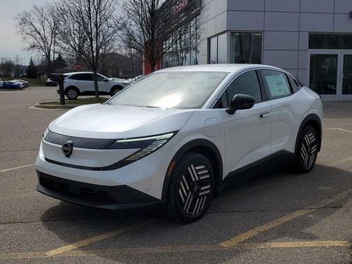 Everest White P 2026 Nissan Leaf SV+