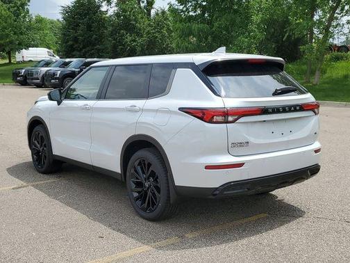 Alpine Frost 2026 Nissan Rogue SL