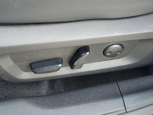 Alpine Frost 2026 Nissan Rogue SL