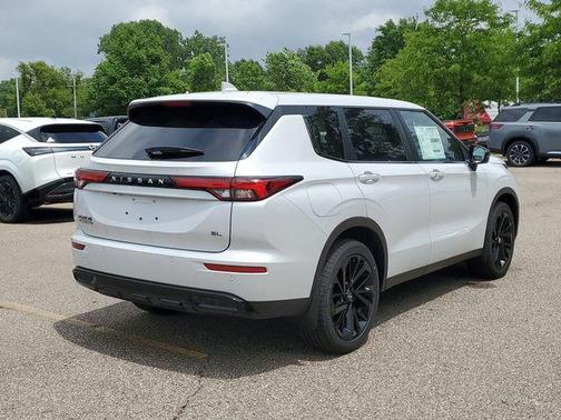 Alpine Frost 2026 Nissan Rogue SL