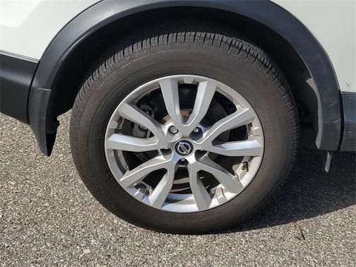 2022 Nissan Rogue Sport SV