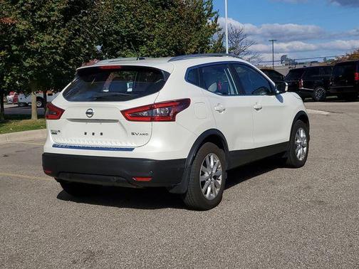 2022 Nissan Rogue Sport SV