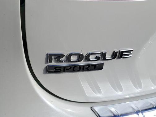 2022 Nissan Rogue Sport SV