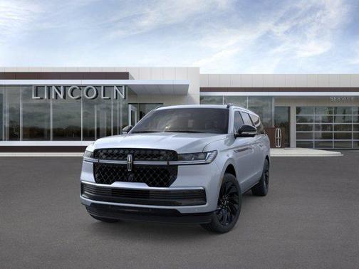 Gray Mist Metallic Tri-Coat 2026 Lincoln Navigator Reserve