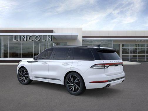 Pristine White Metallic Tri-Coat 2026 Lincoln Aviator Black Label AWD
