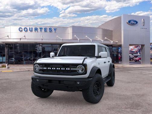 Oxford White 2026 Ford Bronco Outer Banks