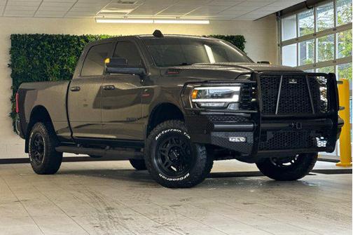 2022 RAM 3500 Big Horn Crew Cab 4x4 6'4' Box
