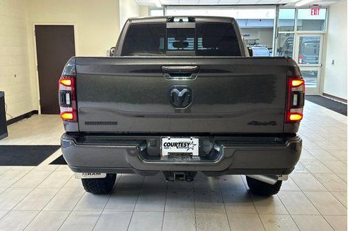 2022 RAM 3500 Big Horn Crew Cab 4x4 6'4' Box