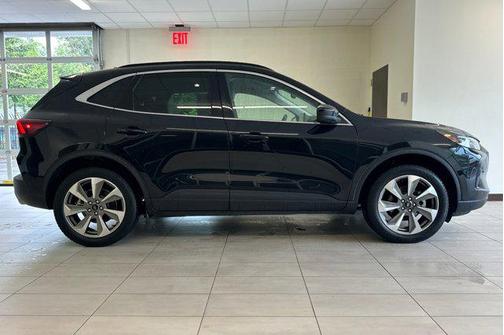 Agate Black Metallic 2025 Ford Escape Platinum