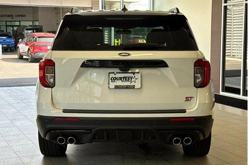 Star White Metallic Tri-Coat 2024 Ford Explorer ST