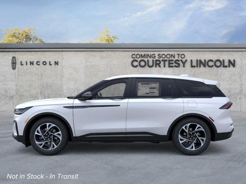 White Platinum Met 3C 2026 Lincoln Nautilus Premiere