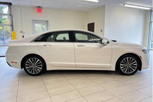 2017 Lincoln MKZ Base