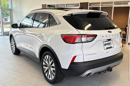 2022 Ford Escape Titanium