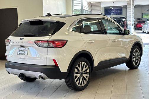 2022 Ford Escape Titanium