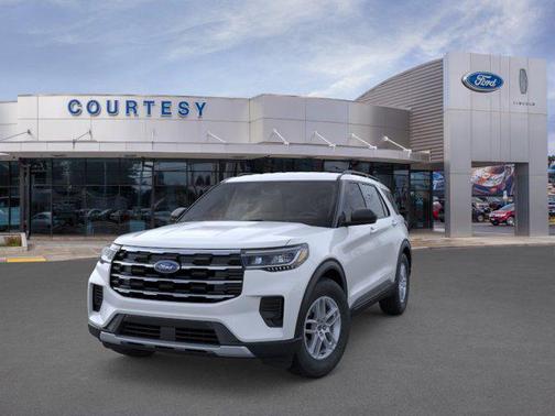 Space White Metallic 2026 Ford Explorer Active