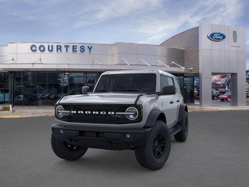 Avalanche Gray 2026 Ford Bronco Outer Banks