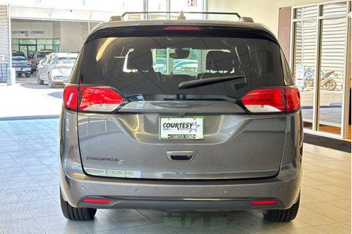 2018 Chrysler Pacifica Touring-L