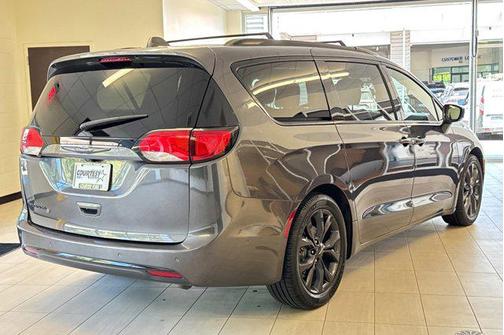 2018 Chrysler Pacifica Touring-L