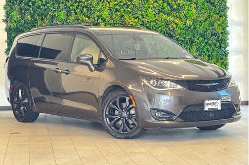 2018 Chrysler Pacifica Touring-L