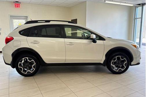 Satin White Pearl 2014 Subaru XV Crosstrek 2.0i Premium