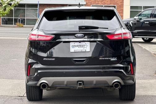 Black Metallic 2019 Ford Edge Titanium
