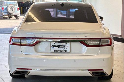 2018 Lincoln Continental Select