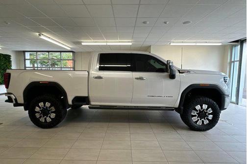 2024 GMC Sierra 2500 Denali